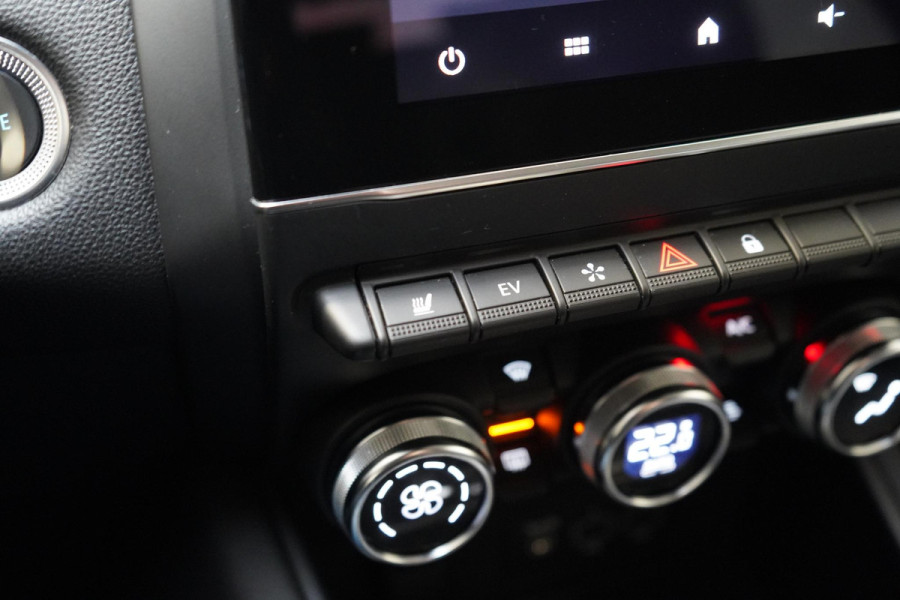 Renault Captur 1.6 E-Tech Plug-in Hybrid 160 Intens | SoH 87,48% | Stoelverwarming | Navigatie | Camera | Climate control | Trekhaak