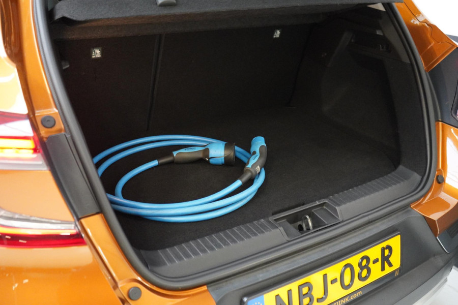 Renault Captur 1.6 E-Tech Plug-in Hybrid 160 Intens | SoH 87,48% | Stoelverwarming | Navigatie | Camera | Climate control | Trekhaak