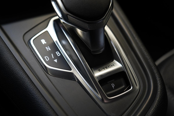 Renault Captur 1.6 E-Tech Plug-in Hybrid 160 Intens | SoH 87,48% | Stoelverwarming | Navigatie | Camera | Climate control | Trekhaak