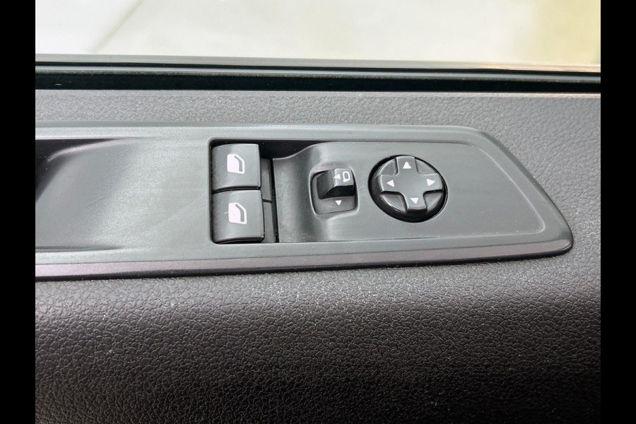 Opel Vivaro 2.0 145pk L3H1 Edition Dubbele Cabine Automaat Airco Navigatie Parkeersensoren Trekhaak Cruise control Apple carplay Android auto
