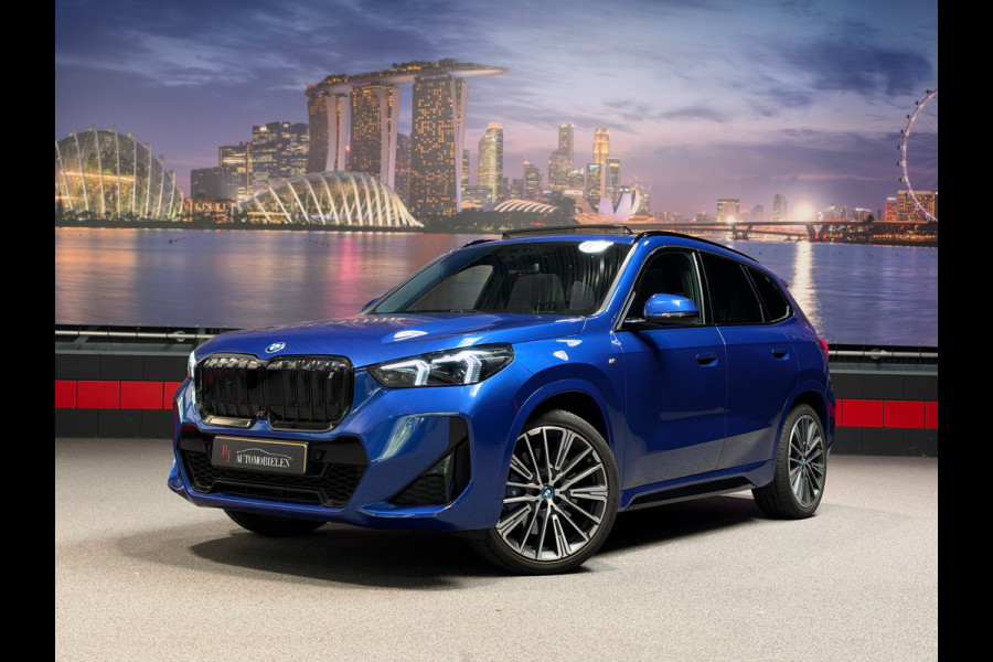 BMW iX1 xDrive30 Launch Edition 67 kWh |HUD|Panorama|Harman/Kardon|BTW incl