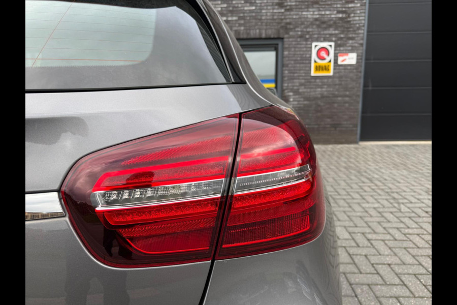 Mercedes-Benz GLA 250 Premium Plus AUTOMAAT | PANODAK | TREKHAAK | LED | DAB | CARPLAY |