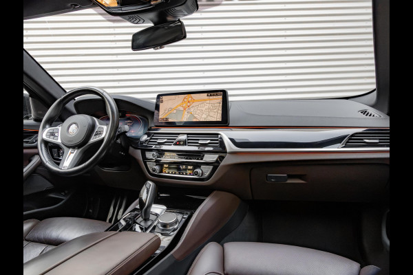 BMW 5 Serie Touring 540i xDrive M-Sport Pro - Pano - Trekhaak - Nappa - Standkachel - Stoelventilatie