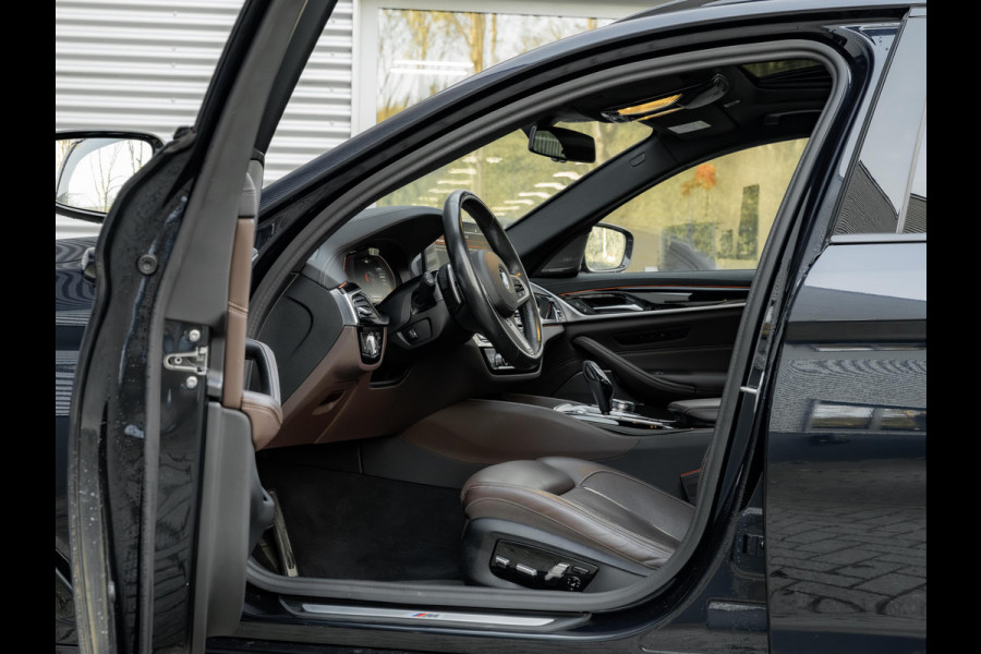 BMW 5 Serie Touring 540i xDrive M-Sport Pro - Pano - Trekhaak - Nappa - Standkachel - Stoelventilatie