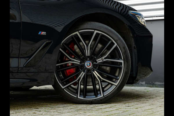 BMW 5 Serie Touring 540i xDrive M-Sport Pro - Pano - Trekhaak - Nappa - Standkachel - Stoelventilatie