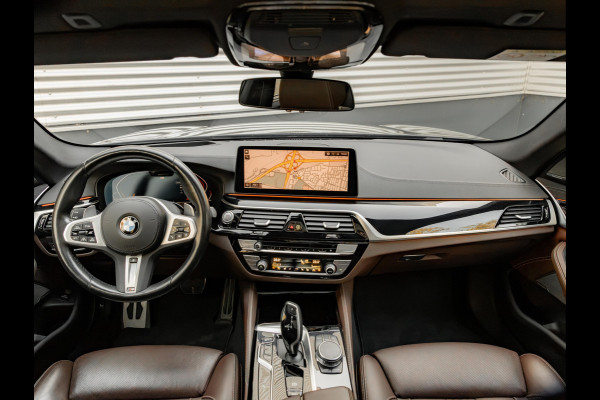 BMW 5 Serie Touring 540i xDrive M-Sport Pro - Pano - Trekhaak - Nappa - Standkachel - Stoelventilatie