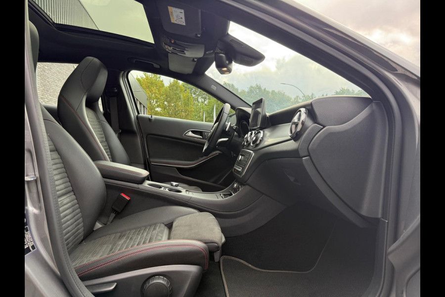 Mercedes-Benz GLA 250 Premium Plus AUTOMAAT | PANODAK | TREKHAAK | LED | DAB | CARPLAY |