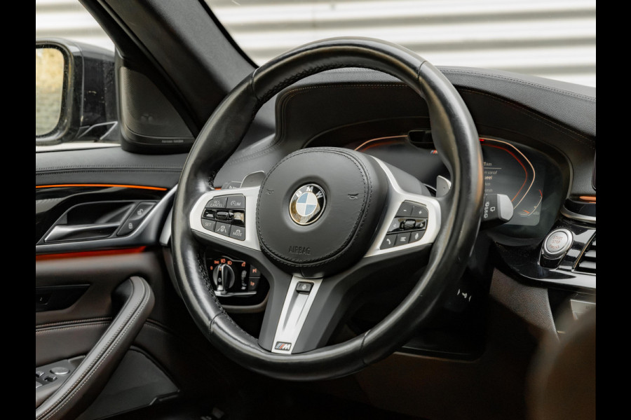 BMW 5 Serie Touring 540i xDrive M-Sport Pro - Pano - Trekhaak - Nappa - Standkachel - Stoelventilatie