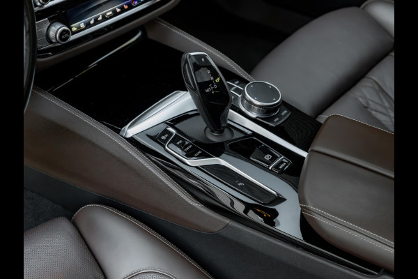 BMW 5 Serie Touring 540i xDrive M-Sport Pro - Pano - Trekhaak - Nappa - Standkachel - Stoelventilatie