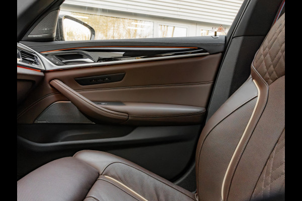 BMW 5 Serie Touring 540i xDrive M-Sport Pro - Pano - Trekhaak - Nappa - Standkachel - Stoelventilatie
