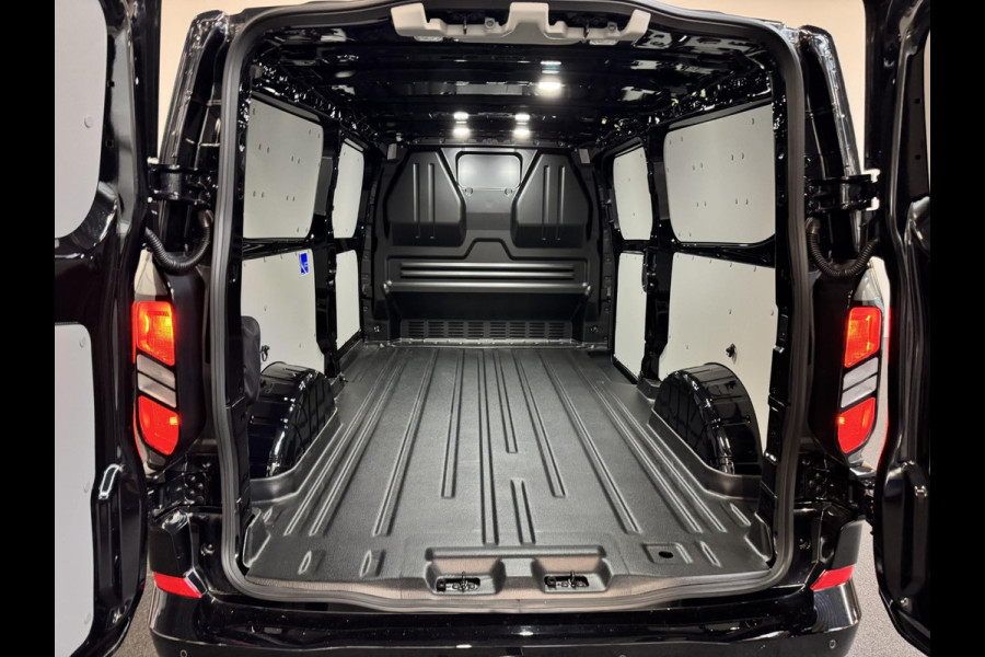 Ford Transit Custom 320 2.0 TDCI L2H1 Limited Automaat Nieuw Model Climate control Navigatie Cruise control Trekhaak 17" LM velgen Apple carplay Android auto