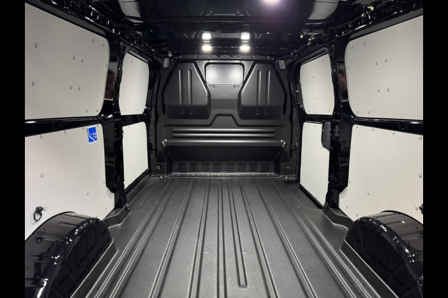 Ford Transit Custom 320 2.0 TDCI L2H1 Limited Automaat Nieuw Model Climate control Navigatie Cruise control Trekhaak 17" LM velgen Apple carplay Android auto
