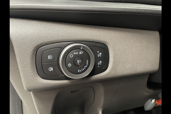Ford Transit Custom 300 2.0 TDCI L2H1 Trend Dubbele Cabine Automaat Navigatie Airco Navigatie Bluetooth Trekhaak Parkeercamera Parkeersensoren voor en achter