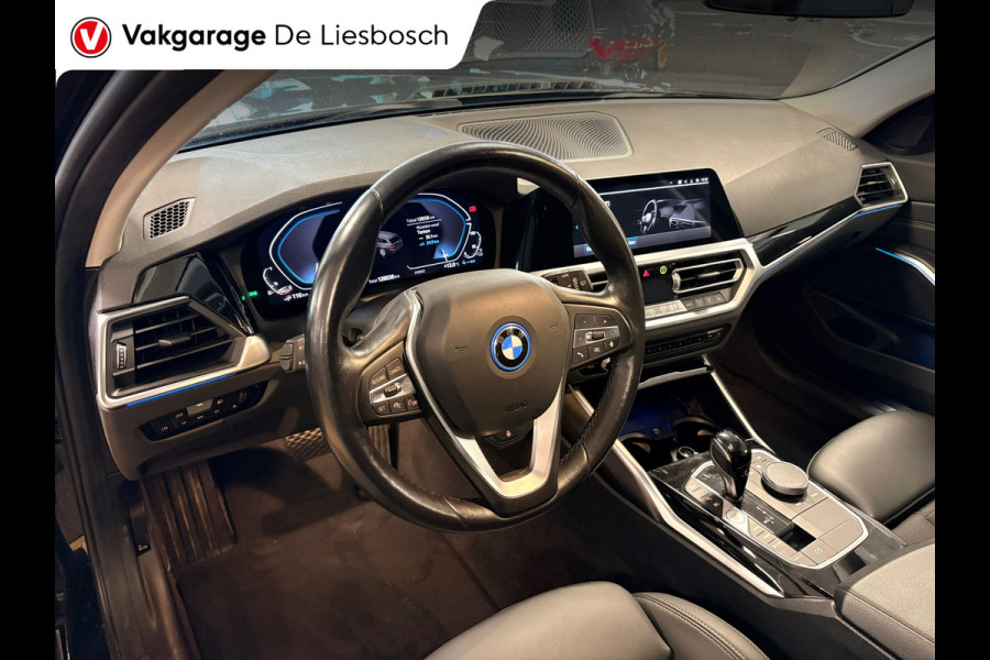 BMW 3 Serie Touring 330e Business Edition Plus / trekhaak / sportstoelen / cruise