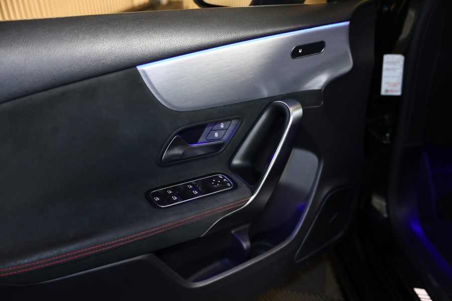 Mercedes-Benz A-Klasse AMG 35 4MATIC PANO NAVI CAMERA VIRTUAL CRUISE CLIMA SFEER STOELVW BT '19