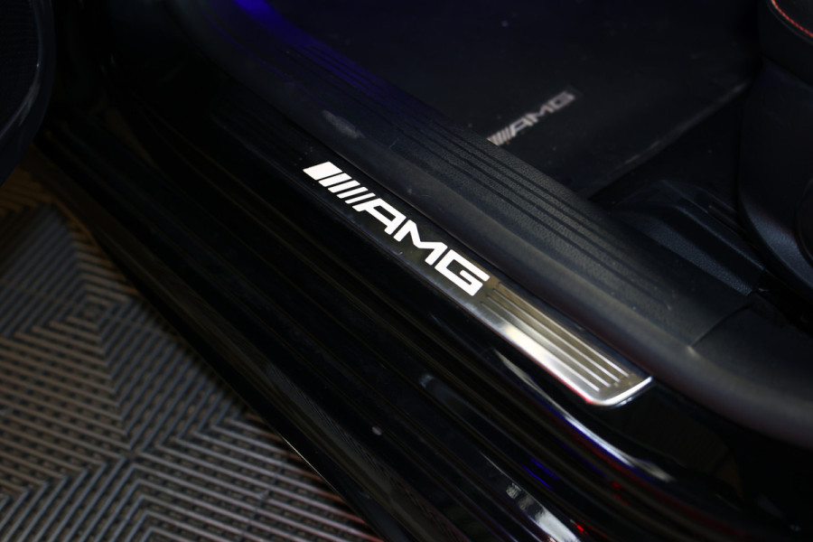 Mercedes-Benz A-Klasse AMG 35 4MATIC PANO NAVI CAMERA VIRTUAL CRUISE CLIMA SFEER STOELVW BT '19
