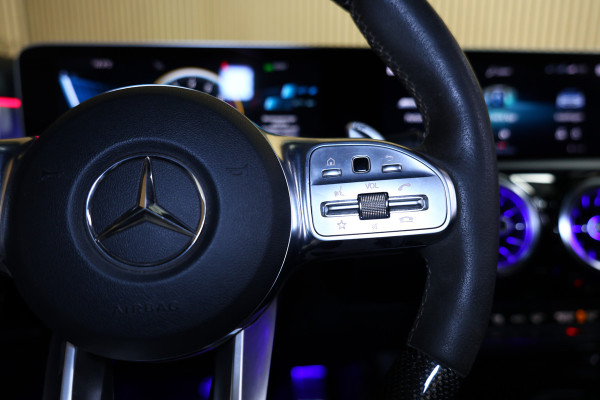 Mercedes-Benz A-Klasse AMG 35 4MATIC PANO NAVI CAMERA VIRTUAL CRUISE CLIMA SFEER STOELVW BT '19