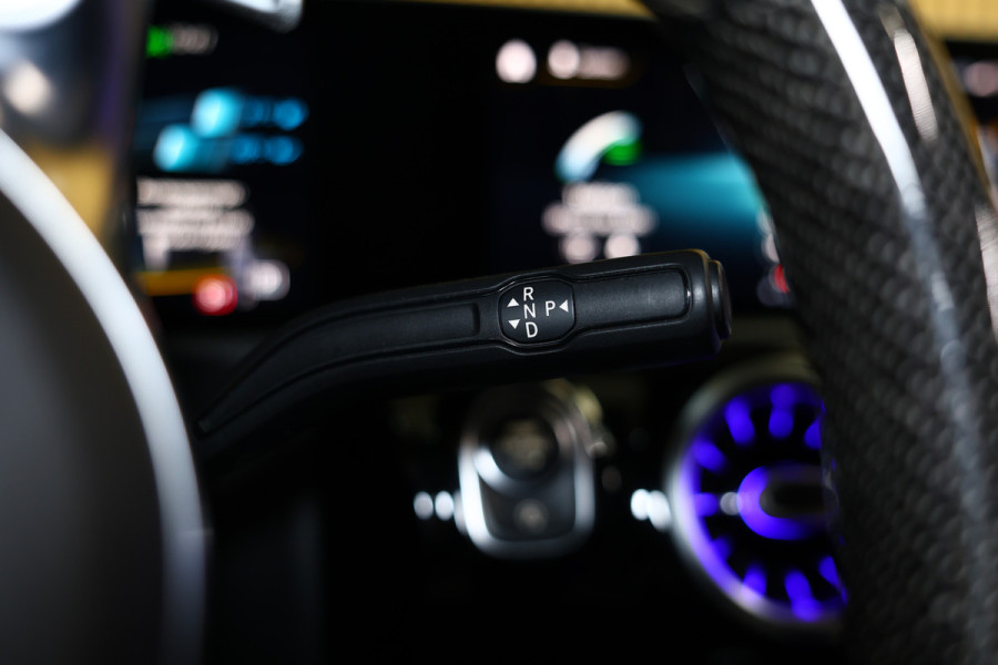 Mercedes-Benz A-Klasse AMG 35 4MATIC PANO NAVI CAMERA VIRTUAL CRUISE CLIMA SFEER STOELVW BT '19