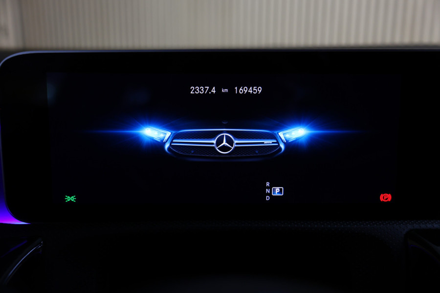 Mercedes-Benz A-Klasse AMG 35 4MATIC PANO NAVI CAMERA VIRTUAL CRUISE CLIMA SFEER STOELVW BT '19