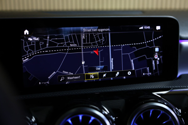 Mercedes-Benz A-Klasse AMG 35 4MATIC PANO NAVI CAMERA VIRTUAL CRUISE CLIMA SFEER STOELVW BT '19
