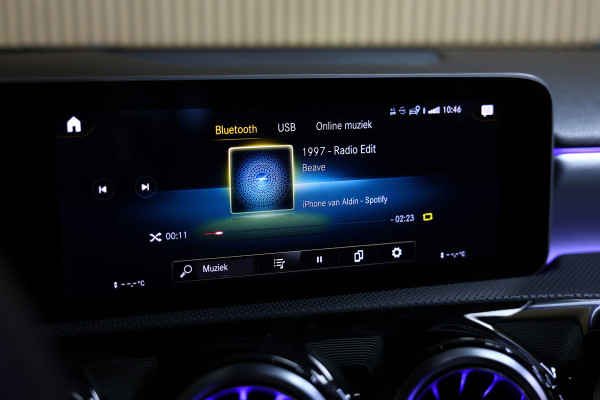 Mercedes-Benz A-Klasse AMG 35 4MATIC PANO NAVI CAMERA VIRTUAL CRUISE CLIMA SFEER STOELVW BT '19