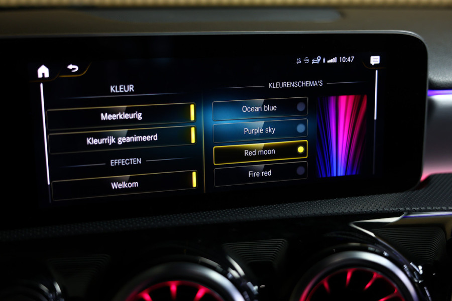 Mercedes-Benz A-Klasse AMG 35 4MATIC PANO NAVI CAMERA VIRTUAL CRUISE CLIMA SFEER STOELVW BT '19