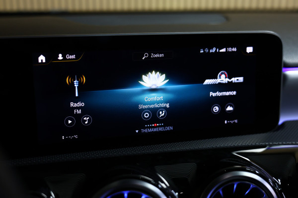 Mercedes-Benz A-Klasse AMG 35 4MATIC PANO NAVI CAMERA VIRTUAL CRUISE CLIMA SFEER STOELVW BT '19