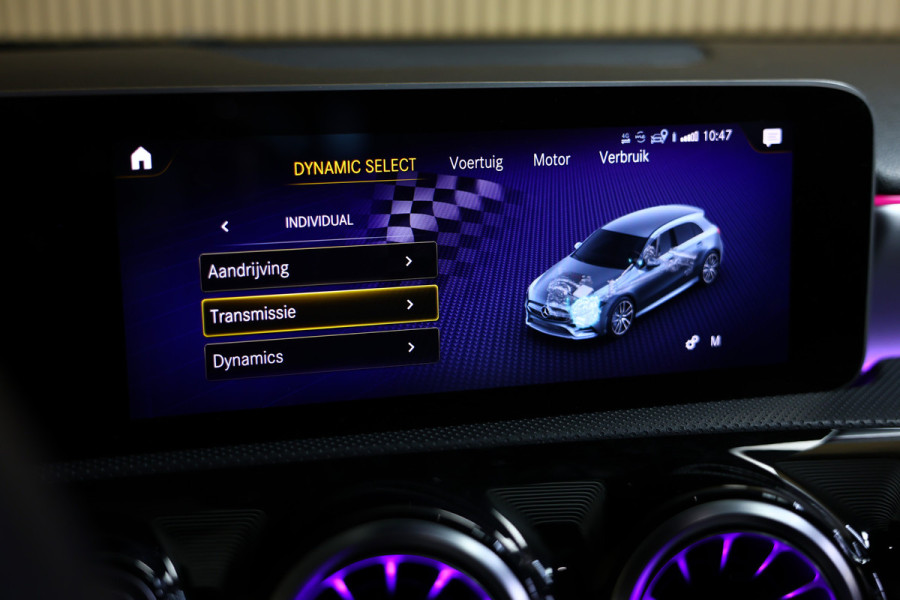 Mercedes-Benz A-Klasse AMG 35 4MATIC PANO NAVI CAMERA VIRTUAL CRUISE CLIMA SFEER STOELVW BT '19