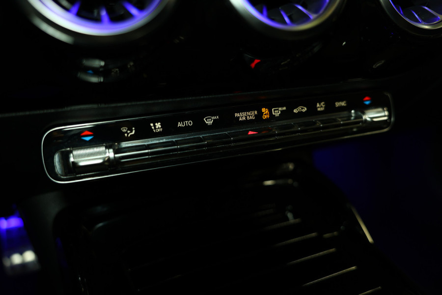 Mercedes-Benz A-Klasse AMG 35 4MATIC PANO NAVI CAMERA VIRTUAL CRUISE CLIMA SFEER STOELVW BT '19