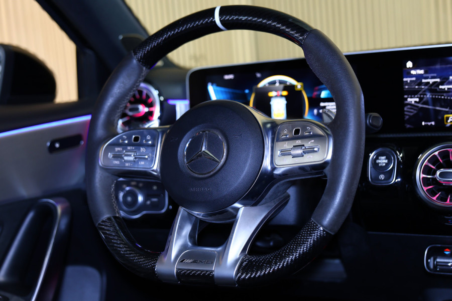 Mercedes-Benz A-Klasse AMG 35 4MATIC PANO NAVI CAMERA VIRTUAL CRUISE CLIMA SFEER STOELVW BT '19