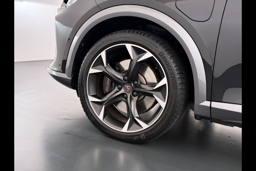 CUPRA Formentor 1.4T 245PK e-Hybrid VZ Performance SOH 100% Trekhaak Panoramadak Adap.Cruise Stoel+Stuurverwarming Elek.Achterklep 3-Zone Ecc Na Apple Carplay/Android Auto DAB Isofix Licht-/regensensor Draadloze lader Dodehoekdetectie File assistent 1e Eigenaar Origineel Nederlandse Auto