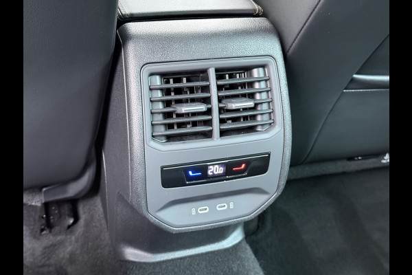 CUPRA Formentor 1.4T 245PK e-Hybrid VZ Performance SOH 100% Trekhaak Panoramadak Adap.Cruise Stoel+Stuurverwarming Elek.Achterklep 3-Zone Ecc Na Apple Carplay/Android Auto DAB Isofix Licht-/regensensor Draadloze lader Dodehoekdetectie File assistent 1e Eigenaar Origineel Nederlandse Auto