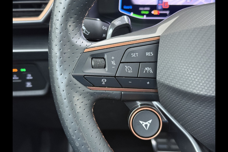 CUPRA Formentor 1.4T 245PK e-Hybrid VZ Performance SOH 100% Trekhaak Panoramadak Adap.Cruise Stoel+Stuurverwarming Elek.Achterklep 3-Zone Ecc Na Apple Carplay/Android Auto DAB Isofix Licht-/regensensor Draadloze lader Dodehoekdetectie File assistent 1e Eigenaar Origineel Nederlandse Auto