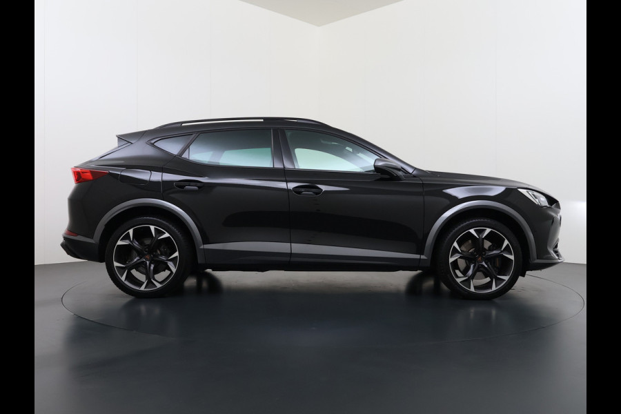 CUPRA Formentor 1.4T 245PK e-Hybrid VZ Performance SOH 100% Trekhaak Panoramadak Adap.Cruise Stoel+Stuurverwarming Elek.Achterklep 3-Zone Ecc Na Apple Carplay/Android Auto DAB Isofix Licht-/regensensor Draadloze lader Dodehoekdetectie File assistent 1e Eigenaar Origineel Nederlandse Auto