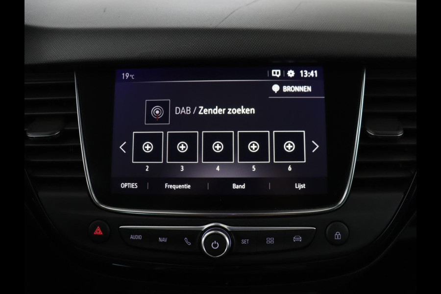 Opel Crossland X 1.2 Turbo 120 Jaar Edition | Cruise control | Park assist | Trekhaak | Carplay | Climate control | Navigatie | DAB