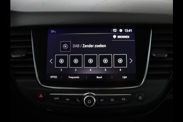 Opel Crossland X 1.2 Turbo 120 Jaar Edition | Cruise control | Park assist | Trekhaak | Carplay | Climate control | Navigatie | DAB