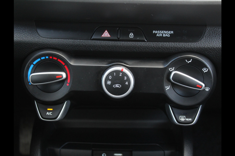 Kia Stonic 1.0 T-GDi DynamicLine AIRCO | CARPLAY | AUTOMAAT | CRUISE | TRHAAK | LED | LMV17 | CAMERA | DAB