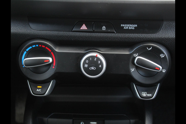 Kia Stonic 1.0 T-GDi DynamicLine AIRCO | CARPLAY | AUTOMAAT | CRUISE | TRHAAK | LED | LMV17 | CAMERA | DAB