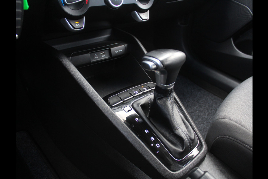 Kia Stonic 1.0 T-GDi DynamicLine AIRCO | CARPLAY | AUTOMAAT | CRUISE | TRHAAK | LED | LMV17 | CAMERA | DAB