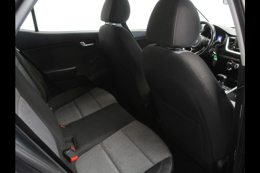 Kia Stonic 1.0 T-GDi DynamicLine AIRCO | CARPLAY | AUTOMAAT | CRUISE | TRHAAK | LED | LMV17 | CAMERA | DAB