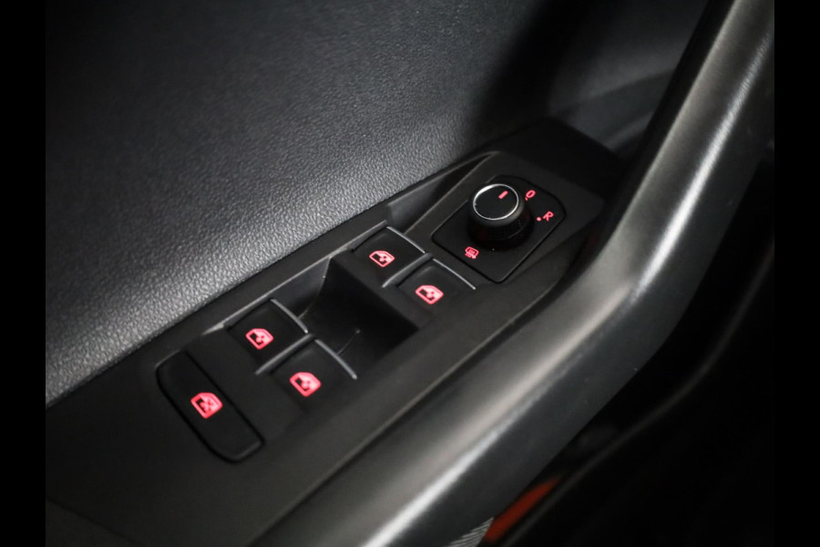 Volkswagen Polo 1.5 TSI Highline Business R 150 PK | Automaat (DSG) | Navigatie | Digitaal dashboard | Led | Parkeersensoren