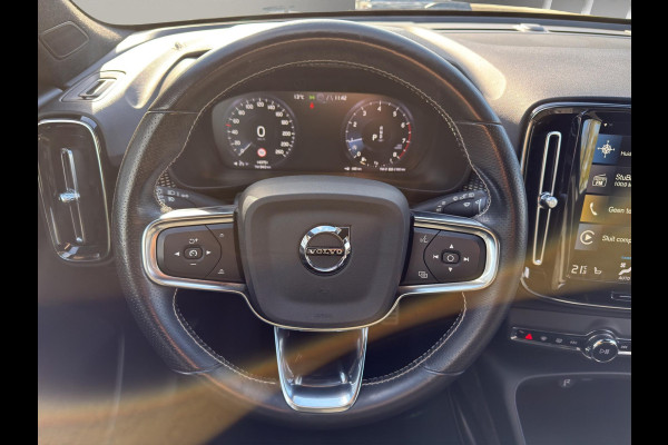 Volvo XC40 1.5 T3 R-Design | Camera | Stoel/Stuurverwarming | Led | Cruise Adaptief | Digital Dashboard |