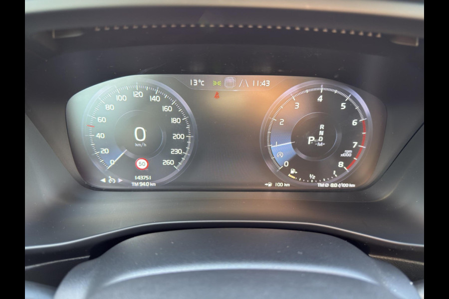 Volvo XC40 1.5 T3 R-Design | Camera | Stoel/Stuurverwarming | Led | Cruise Adaptief | Digital Dashboard |