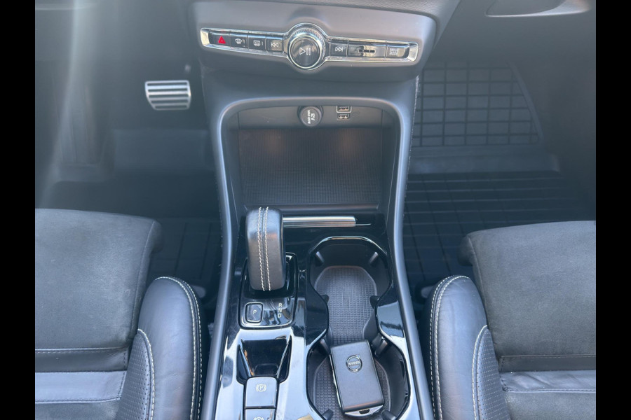 Volvo XC40 1.5 T3 R-Design | Camera | Stoel/Stuurverwarming | Led | Cruise Adaptief | Digital Dashboard |