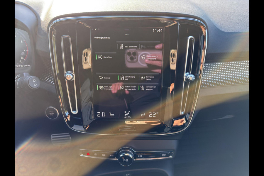 Volvo XC40 1.5 T3 R-Design | Camera | Stoel/Stuurverwarming | Led | Cruise Adaptief | Digital Dashboard |