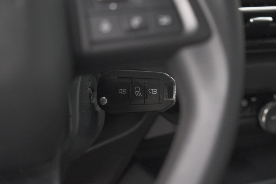 Citroën Ë-C4 Live 50 kWh | 11 KW lader | 93,1% SOH | Apple Carplay | Parkeersensoren | LED