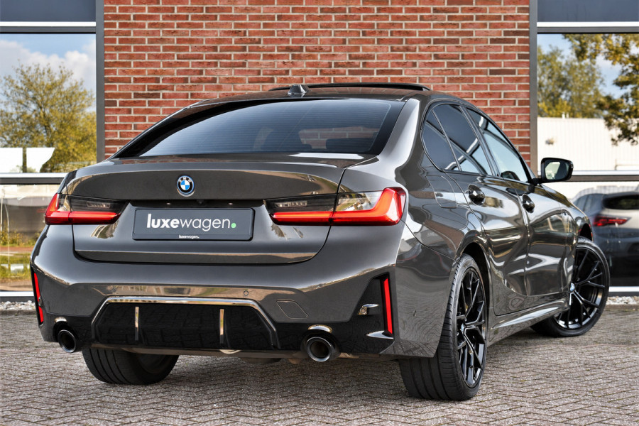 BMW 3-serie 330e M-Sport Dravit E-Dak Trekh E-zetels 19inch HUD Adp-onderstel