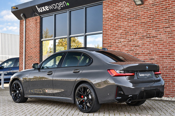 BMW 3-serie 330e M-Sport Dravit E-Dak Trekh E-zetels 19inch HUD Adp-onderstel