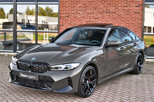 BMW 3-serie 330e M-Sport Dravit E-Dak Trekh E-zetels 19inch HUD Adp-onderstel