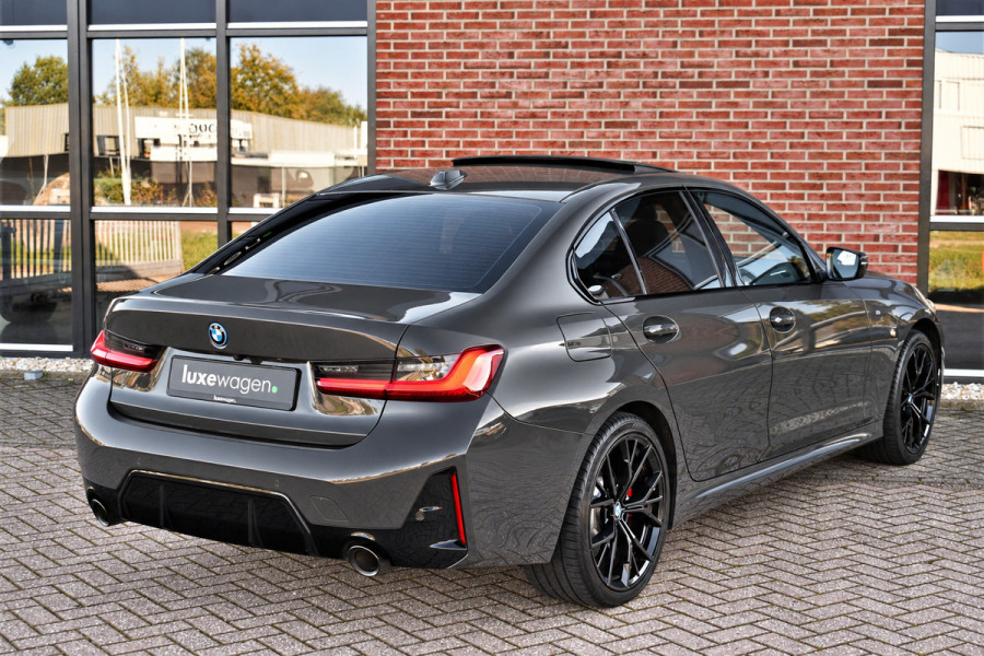 BMW 3-serie 330e M-Sport Dravit E-Dak Trekh E-zetels 19inch HUD Adp-onderstel
